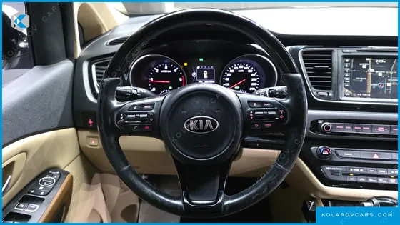 KIA CARNIVAL 9-SEATER HI-LIMOUSINE