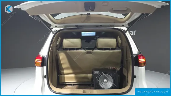 KIA CARNIVAL 9-SEATER HI-LIMOUSINE