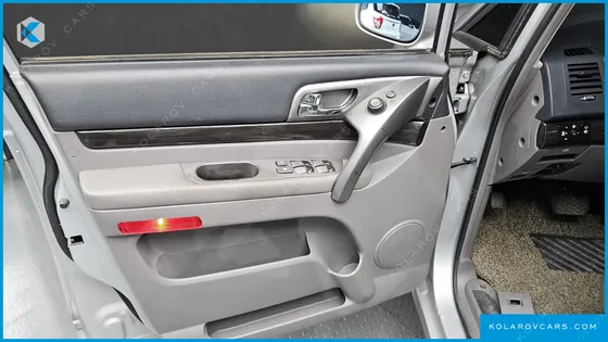 KGM - SSANGYONG KORANDO 4WD CHATEAU 9-SEATER