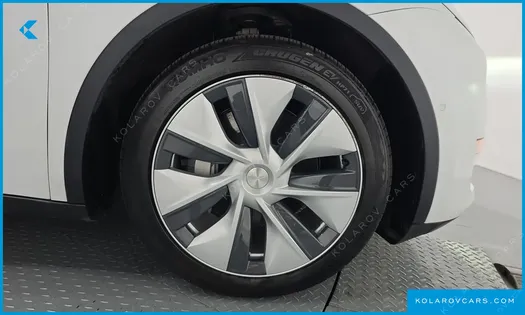 TESLA MODEL Y LONG RANGE AWD