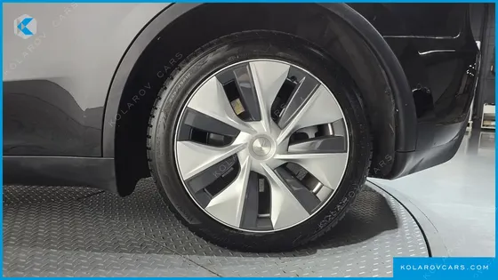 TESLA MODEL Y LONG RANGE AWD