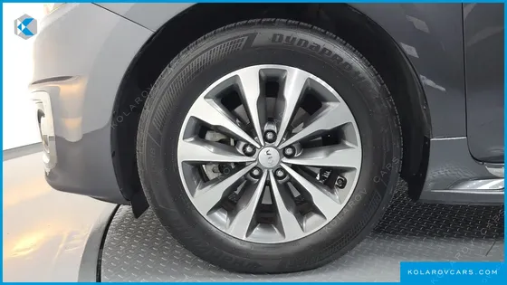 KIA CARNIVAL 9-SEATER LUXURY