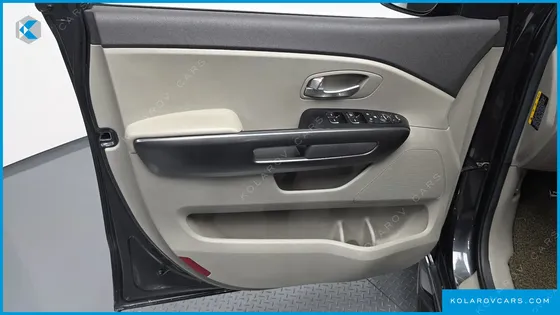 KIA CARNIVAL 9-SEATER LUXURY