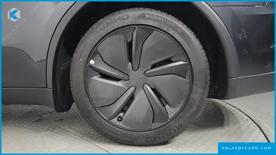 TESLA MODEL Y PREMIUM LONG RANGE AWD