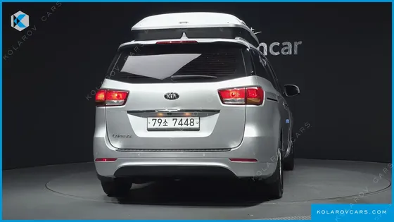 KIA CARNIVAL 11-SEATER OUTDOOR