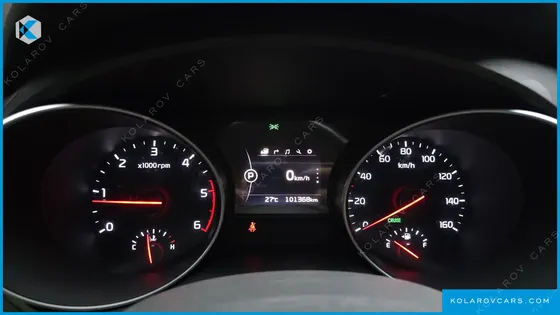 KIA CARNIVAL 11-SEATER OUTDOOR