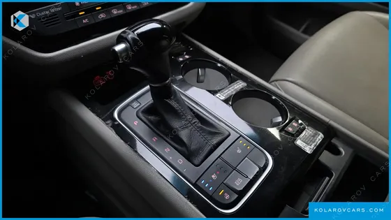 KIA CARNIVAL 11-SEATER OUTDOOR