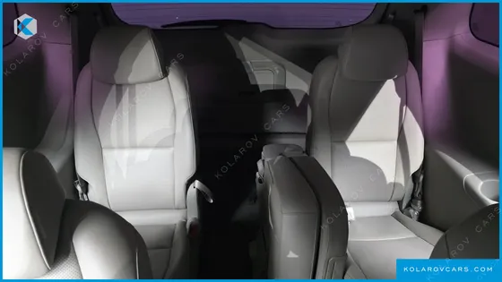 KIA CARNIVAL 11-SEATER OUTDOOR