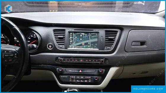 KIA CARNIVAL 11-SEATER OUTDOOR