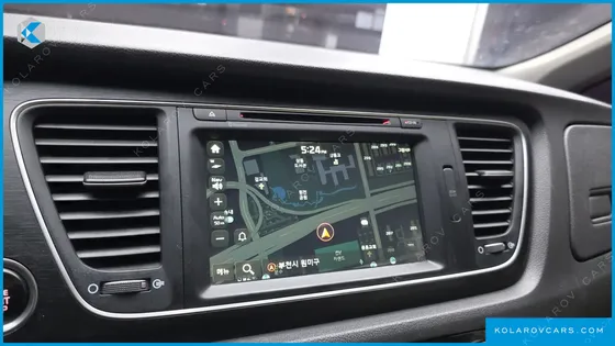 KIA CARNIVAL 11-SEATER OUTDOOR