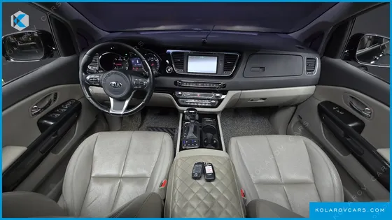 KIA CARNIVAL 9-SEATER NOBLESSE