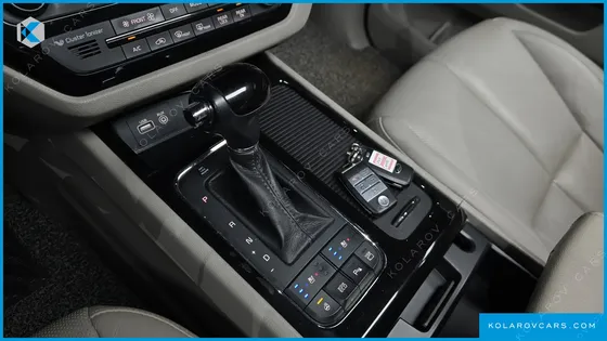 KIA CARNIVAL 9-SEATER NOBLESSE