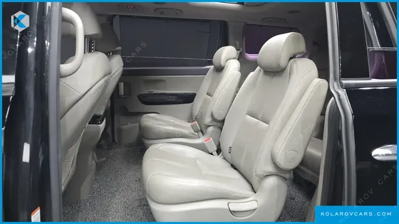 KIA CARNIVAL 9-SEATER NOBLESSE