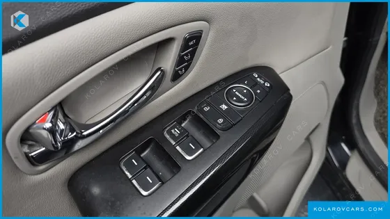 KIA CARNIVAL 9-SEATER NOBLESSE