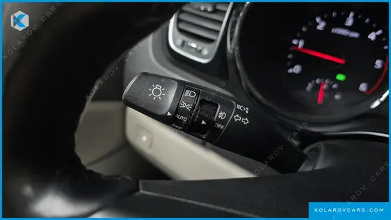 KIA CARNIVAL 9-SEATER NOBLESSE