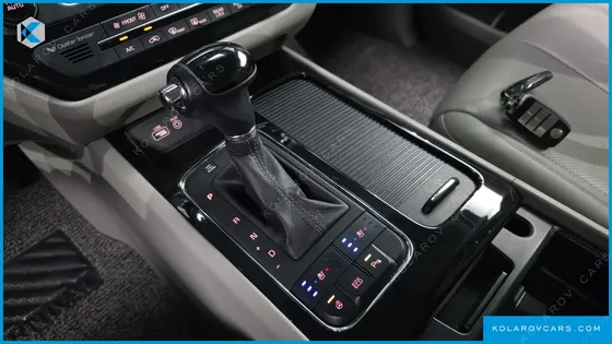KIA CARNIVAL 9-SEATER PRESTIGE