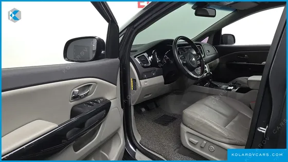 KIA CARNIVAL 9-SEATER PRESTIGE
