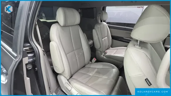 KIA CARNIVAL 9-SEATER PRESTIGE
