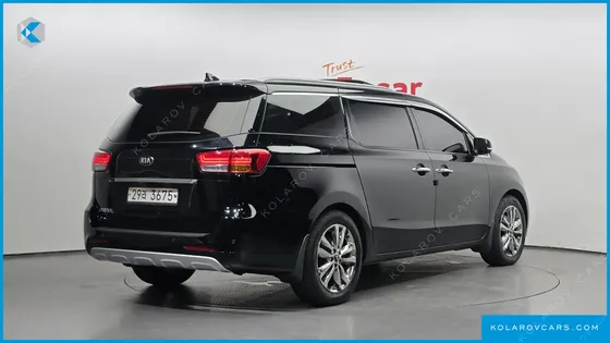 KIA CARNIVAL 9-SEATER NOBLESSE