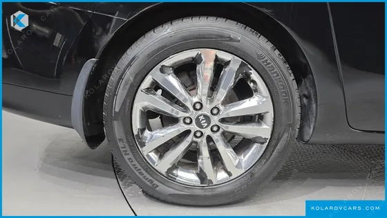 KIA CARNIVAL 9-SEATER NOBLESSE