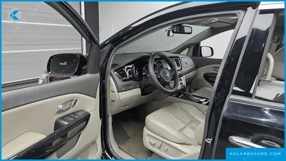 KIA CARNIVAL 9-SEATER NOBLESSE
