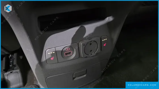 KIA CARNIVAL 9-SEATER NOBLESSE