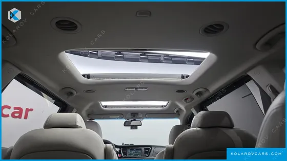 KIA CARNIVAL 9-SEATER NOBLESSE