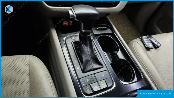 KIA CARNIVAL 9-SEATER PRESTIGE