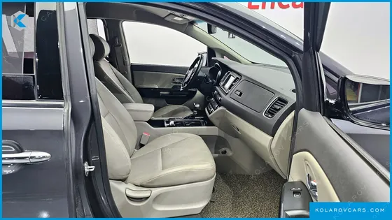 KIA CARNIVAL 9-SEATER PRESTIGE