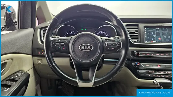 KIA CARNIVAL 9-SEATER PRESTIGE