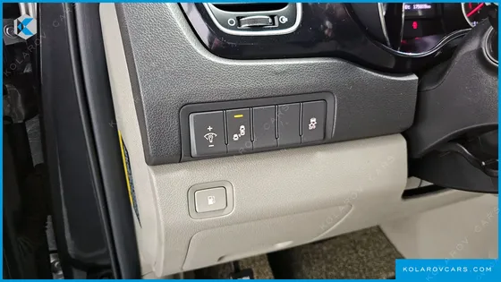 KIA CARNIVAL 9-SEATER PRESTIGE