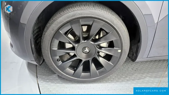 TESLA MODEL Y LONG RANGE AWD