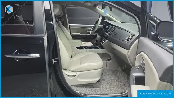 KIA CARNIVAL 9-SEATER PRESTIGE