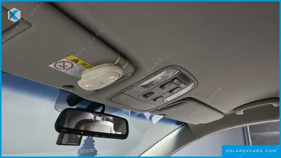 KIA CARNIVAL 9-SEATER PRESTIGE
