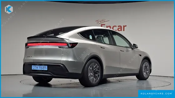 TESLA MODEL Y L LONG RANGE AWD