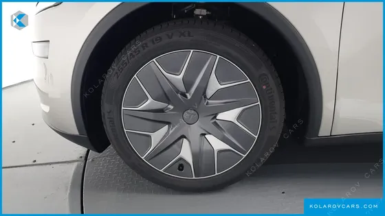 TESLA MODEL Y L LONG RANGE AWD
