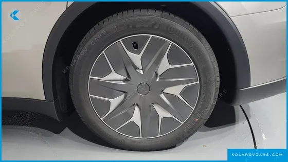TESLA MODEL Y L LONG RANGE AWD