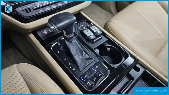 KIA CARNIVAL 9-SEATER NOBLESSE