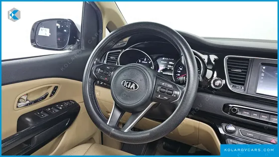 KIA CARNIVAL 9-SEATER NOBLESSE