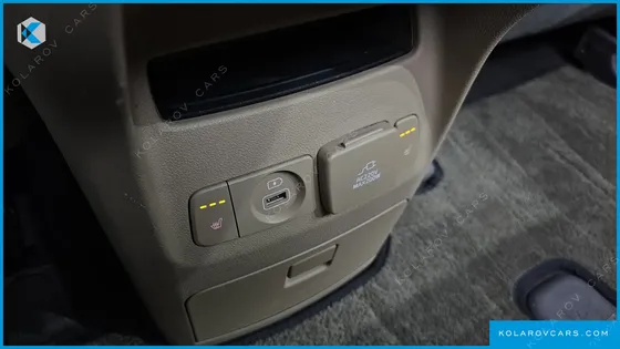 KIA CARNIVAL 9-SEATER NOBLESSE