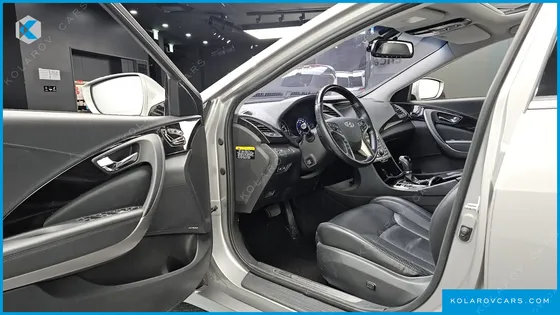 HYUNDAI GRANDEUR HG240 MODERN