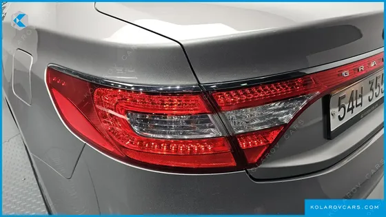 HYUNDAI GRANDEUR HG240 MODERN