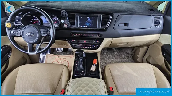 KIA CARNIVAL 9-SEATER HI-LIMOUSINE