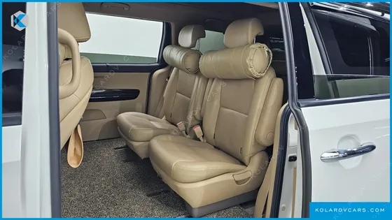 KIA CARNIVAL 9-SEATER HI-LIMOUSINE