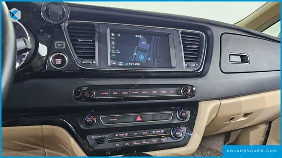 KIA CARNIVAL 9-SEATER HI-LIMOUSINE