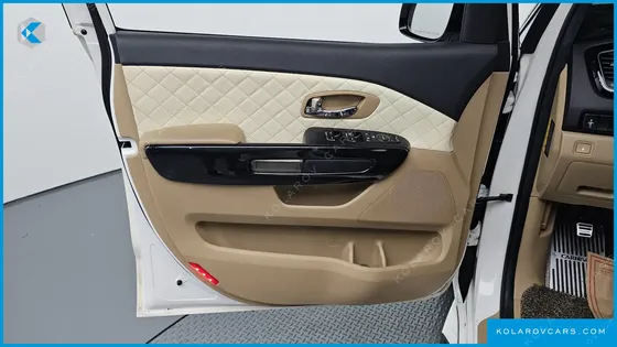 KIA CARNIVAL 9-SEATER HI-LIMOUSINE