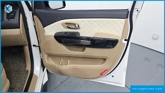 KIA CARNIVAL 9-SEATER HI-LIMOUSINE