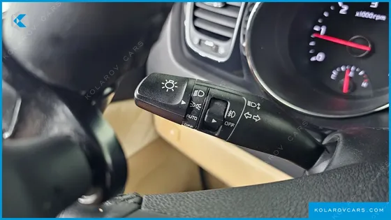 KIA CARNIVAL 9-SEATER HI-LIMOUSINE