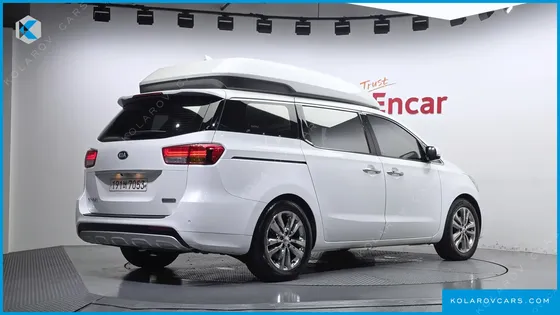 KIA CARNIVAL 9-SEATER HI-LIMOUSINE