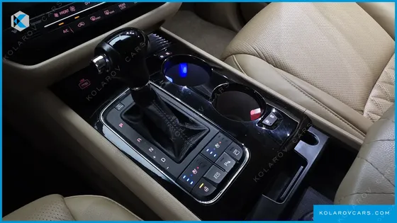 KIA CARNIVAL 9-SEATER HI-LIMOUSINE